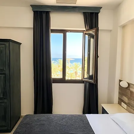 Traumhaftes Mit Meerblick & Pool Appartement