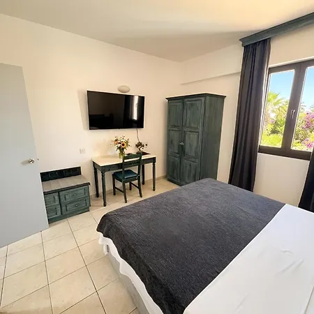 Traumhaftes Mit Meerblick & Pool Klorakas